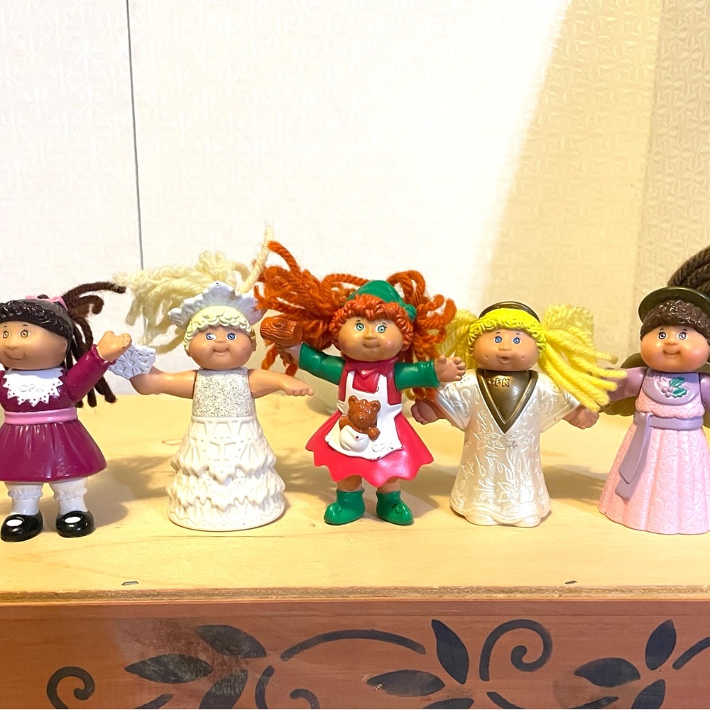 Five Mini Troll Dolls